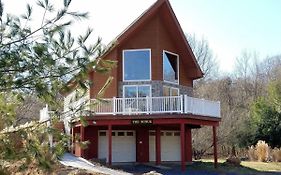 Christopher's Riverside Cabin
